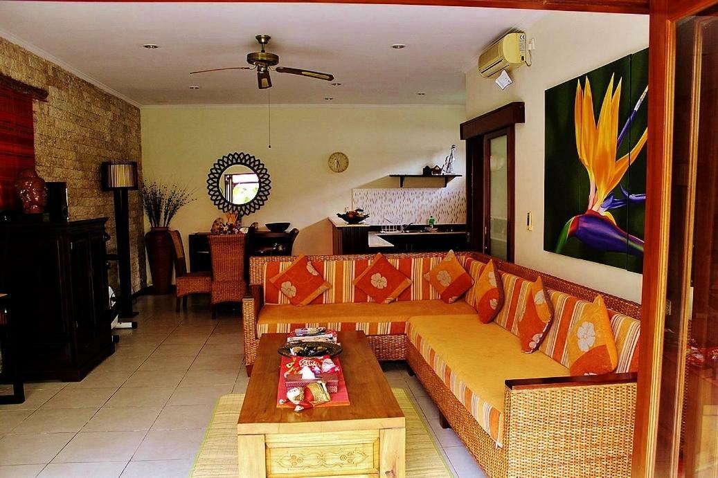 Villa Heliconia Семиньяк Экстерьер фото